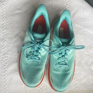 Used Hoka clifton 8